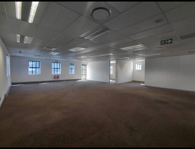 378M² OFFICE TO LET IN BRYANSTON